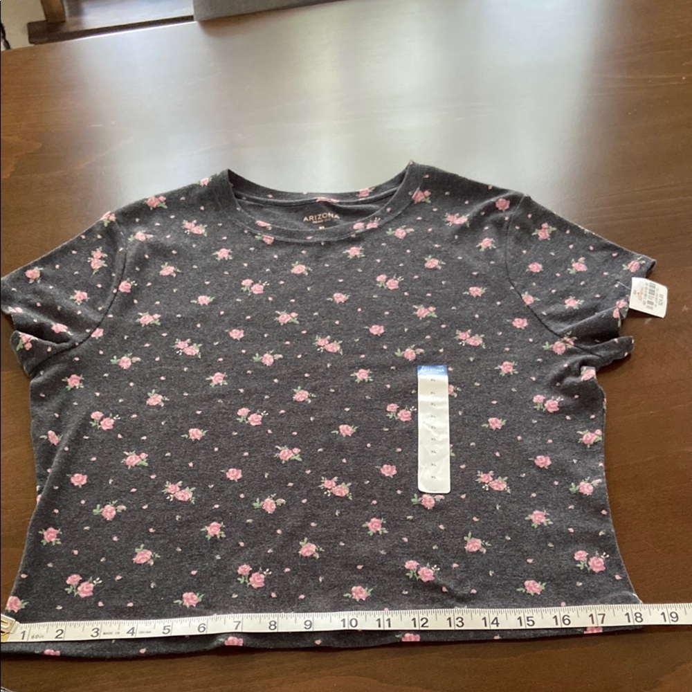Women's Floral Print Slightly Cropped Top, size XL. Arizona Jean Company - Picture 4 of 9